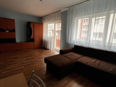 Apartament cu o camere 34.4 mp plus balcon etaj intermediar Stejarului 