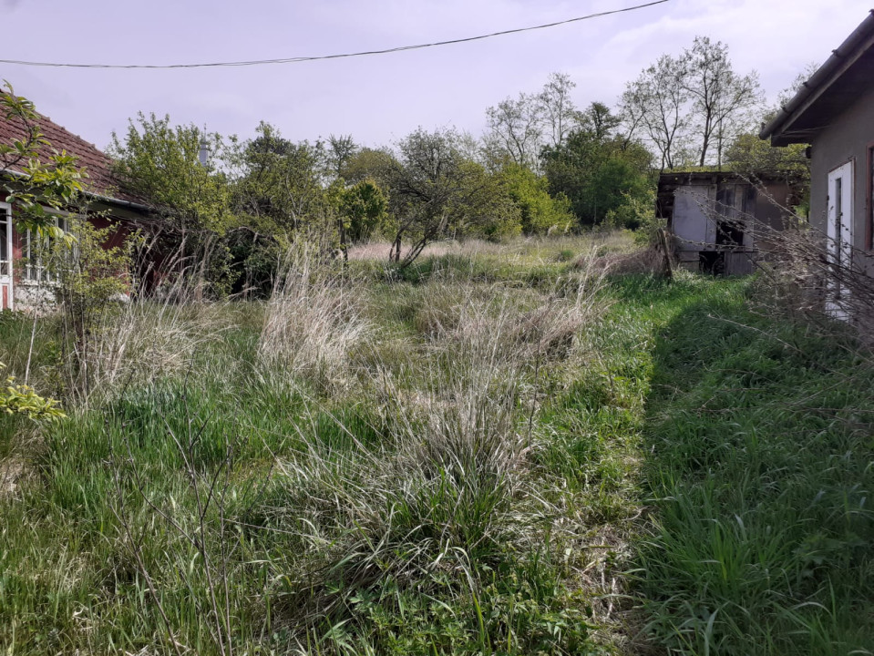 Casă demolabilă, teren 1760 mp, utilități, sat Vișea, comuna Jucu