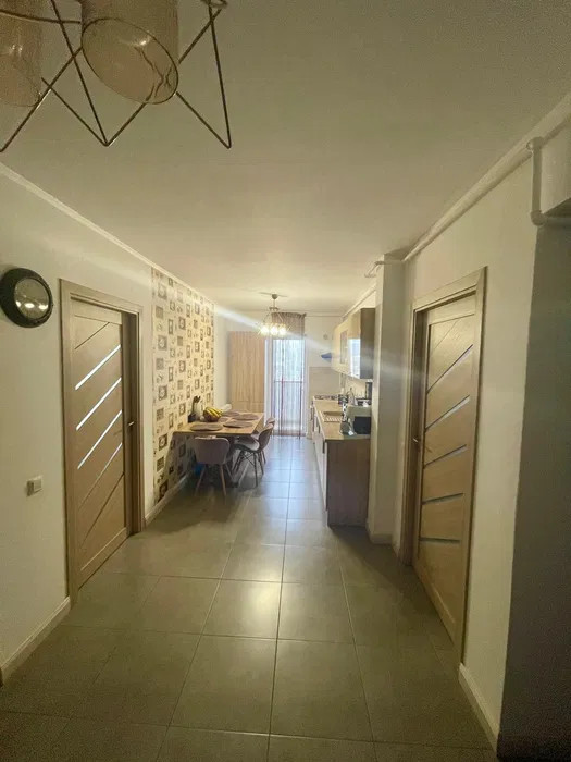 Apartament cu 2 camere, 56 mp, parcare, zona Eroilor