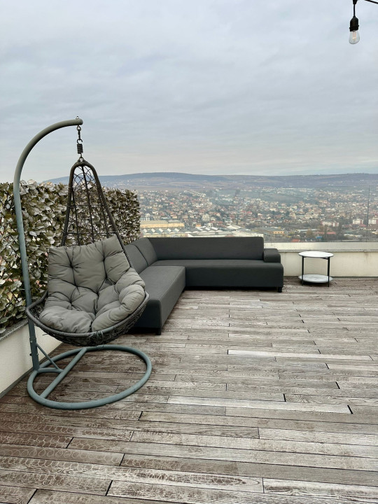 Penthouse de inchiriat cu pergola și jacuzzi, 90mp+80mp terasa, zona Gruia