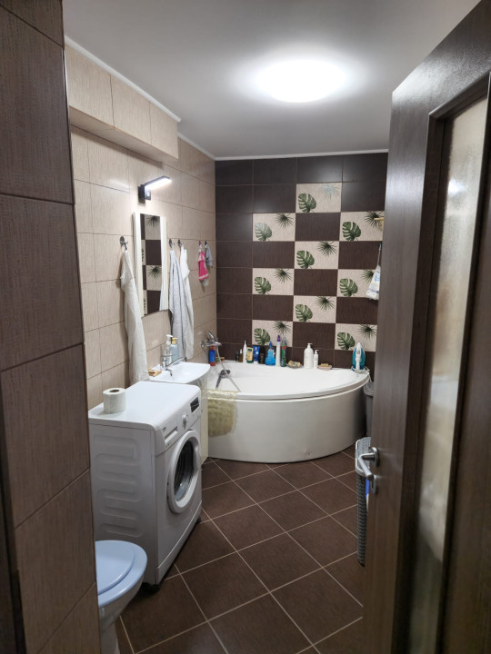 Apartament 3 camere, pe doua nivele, mobilat, parcare, zona Cetatii