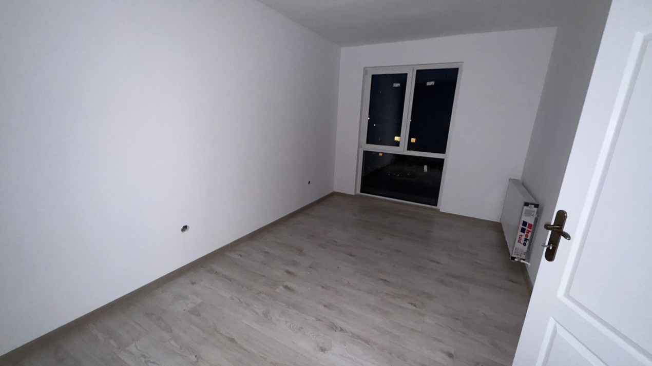 Apartament de 3 camere, finisat, 64 mp, 2 bai, Parcare, zona Fagului