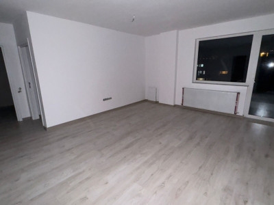 Apartament de 3 camere, finisat, 64 mp, 2 bai, Parcare, zona Fagului