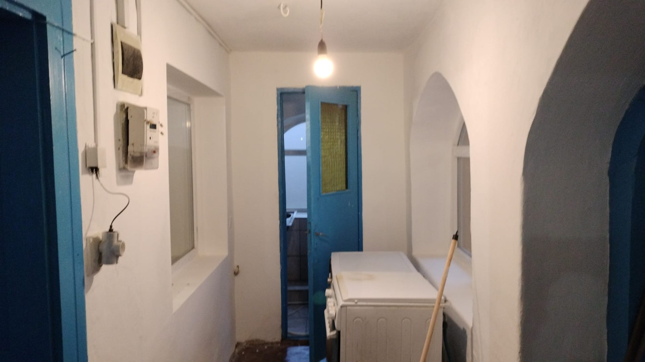 Casa renovată de închiriat, teren 3500 mp