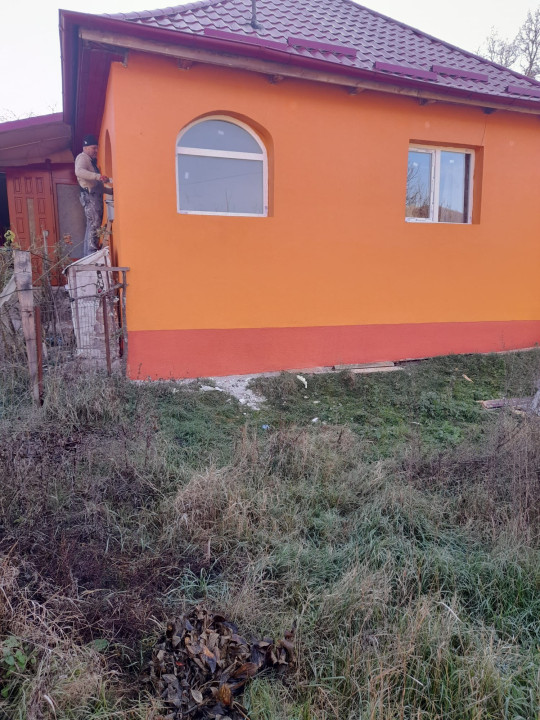 Casa renovată de închiriat, teren 3500 mp