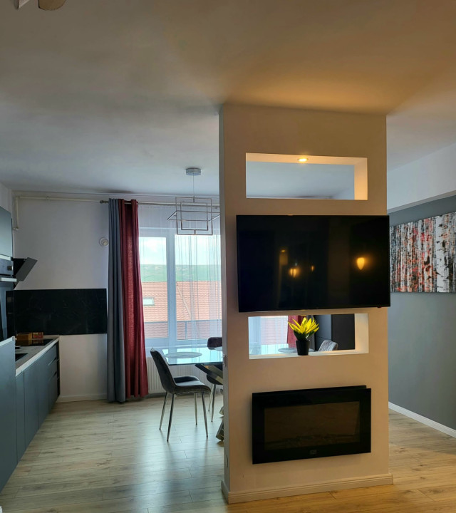 Apartament de 3 camere, 67 mp utili , zona Teilor