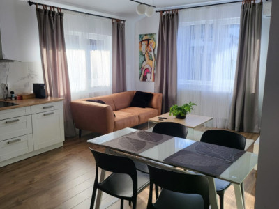 Apartament de 2 camere, 50 mp utili , zona Teilor