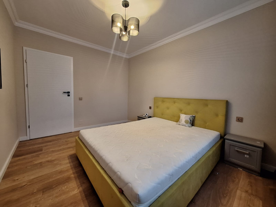 Apartament cu 2 camere, decomandat, parcare, zona Eroilor