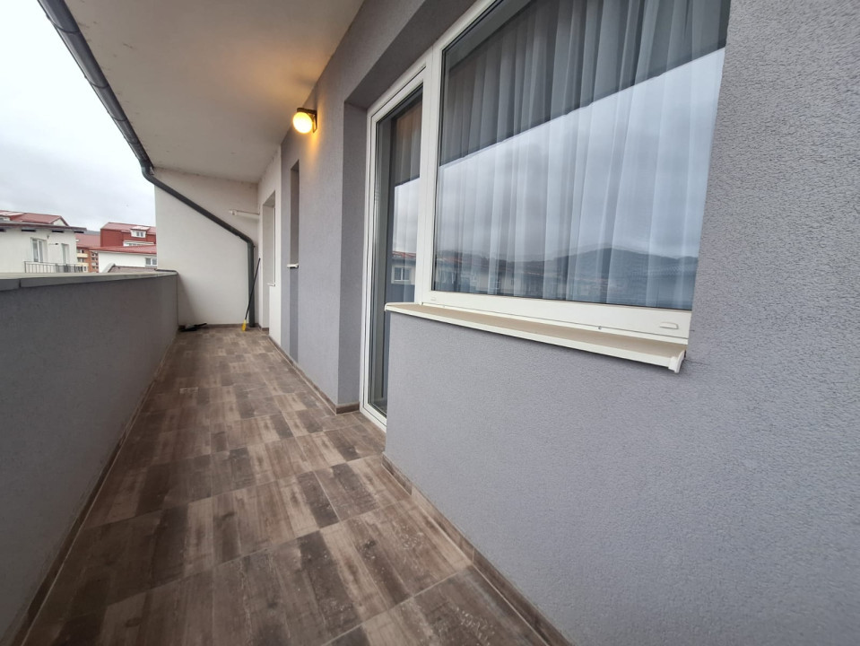 Apartament cu 2 camere, decomandat, parcare, zona Eroilor