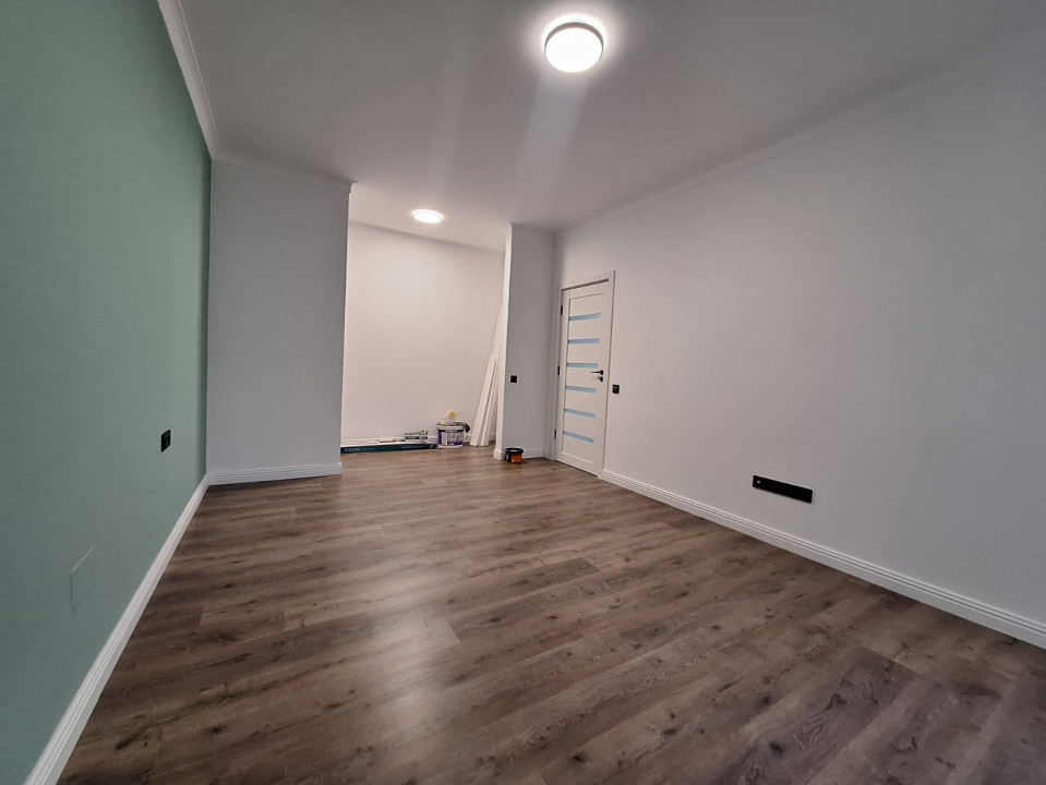 Apartament cu 2 camere, 58 mp, balcon, zona Teilor