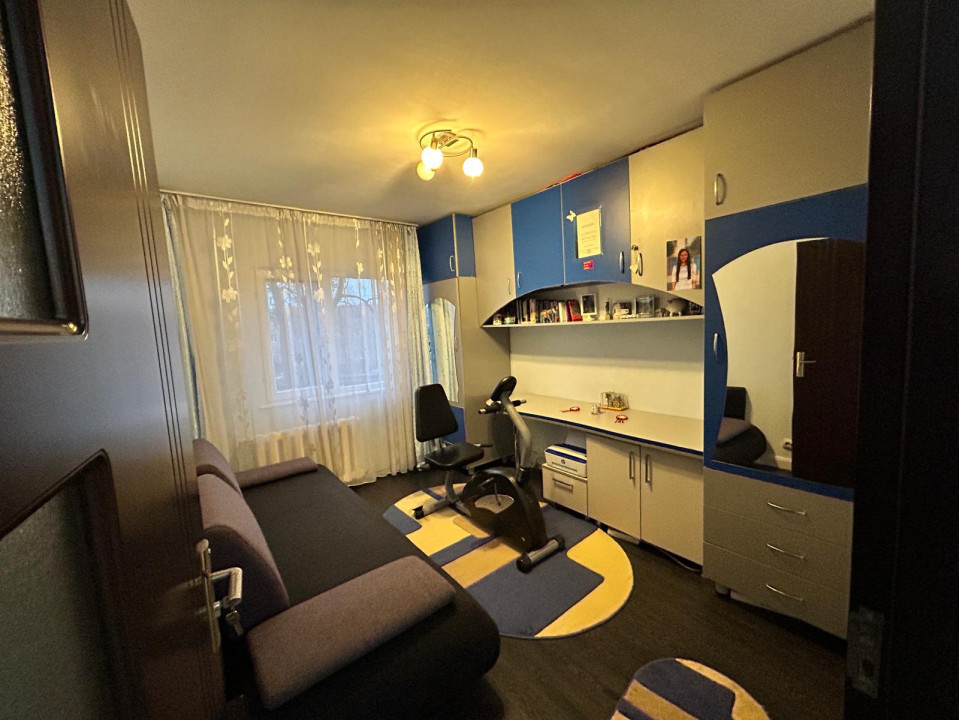 Apartament cu 4 camere decomandate etaj 1 Marasti  