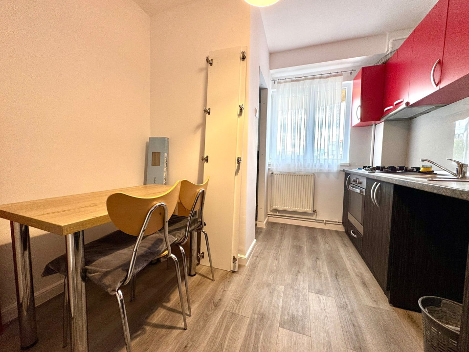 Apartament 2 camere decomandate, etaj intermediar, la cheie, zona FSEGA