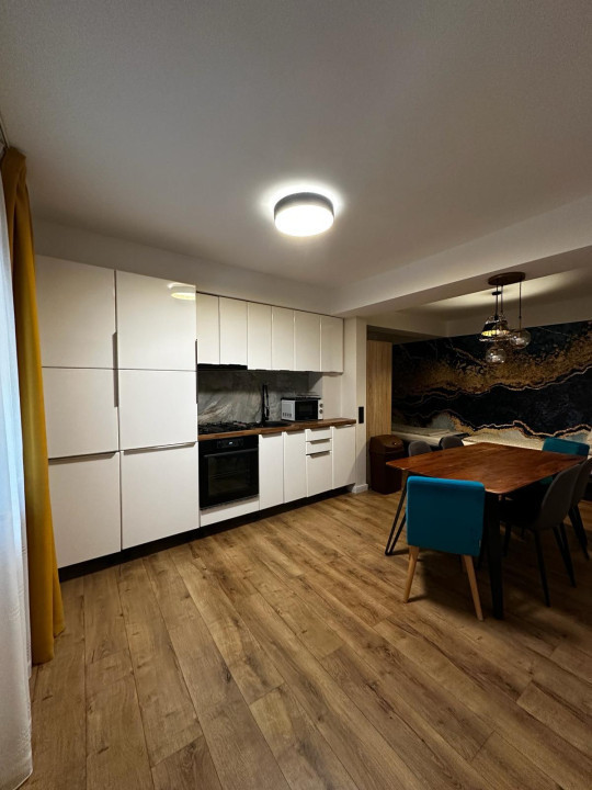 Complex cu 10 Apartamente și 2 Spații de Birouri – 403 MP, Semicentral