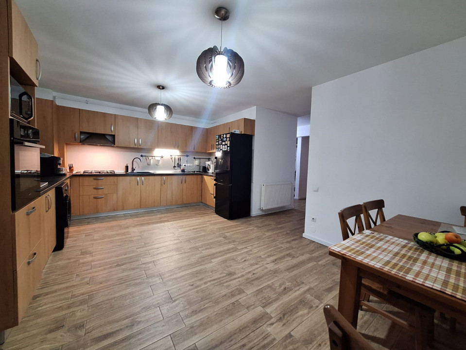 Apartament cu 3 camere, 2 parcari subterane, zona Terra