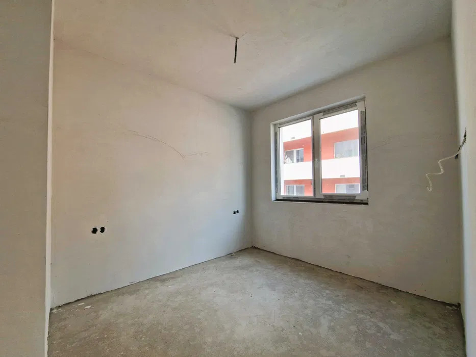 Apartament semifinisat cu 2 camere 41mp cu CF zona Centrala 