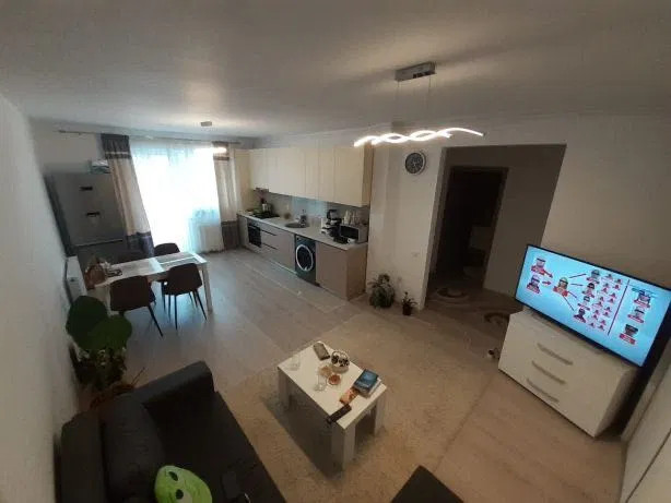 Apartament cu 2 camere, 55 mp, balcon, zona Cetatii