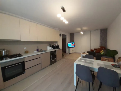 Apartament cu 2 camere, 55 mp, balcon, zona Cetatii