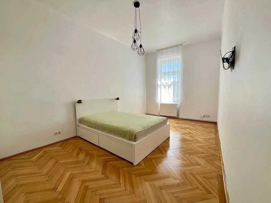 Apartament 2 camere decomandate, 64 mp utili, proaspăt renovat, zona Sora