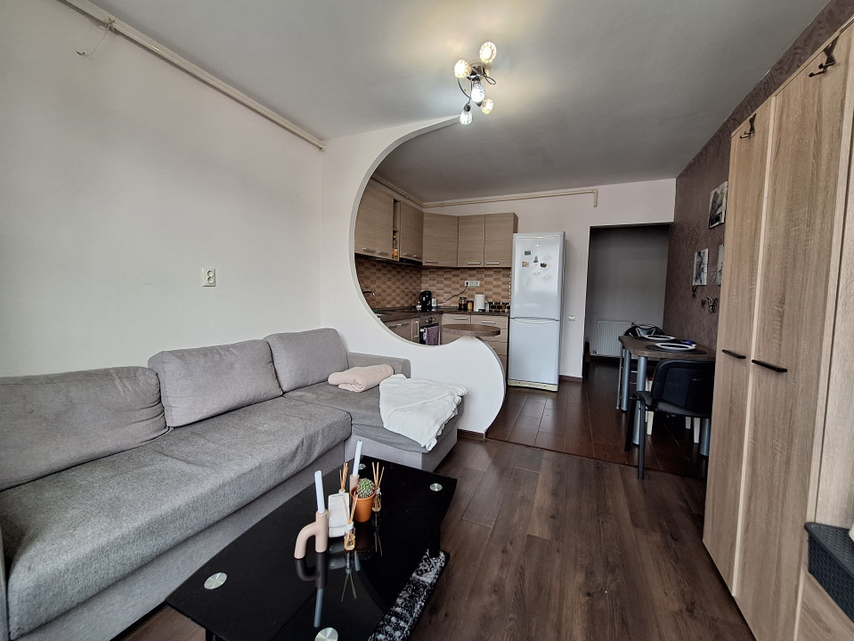 Apartament cu 2 camere, 40 mp, parcare, zona Cetatii