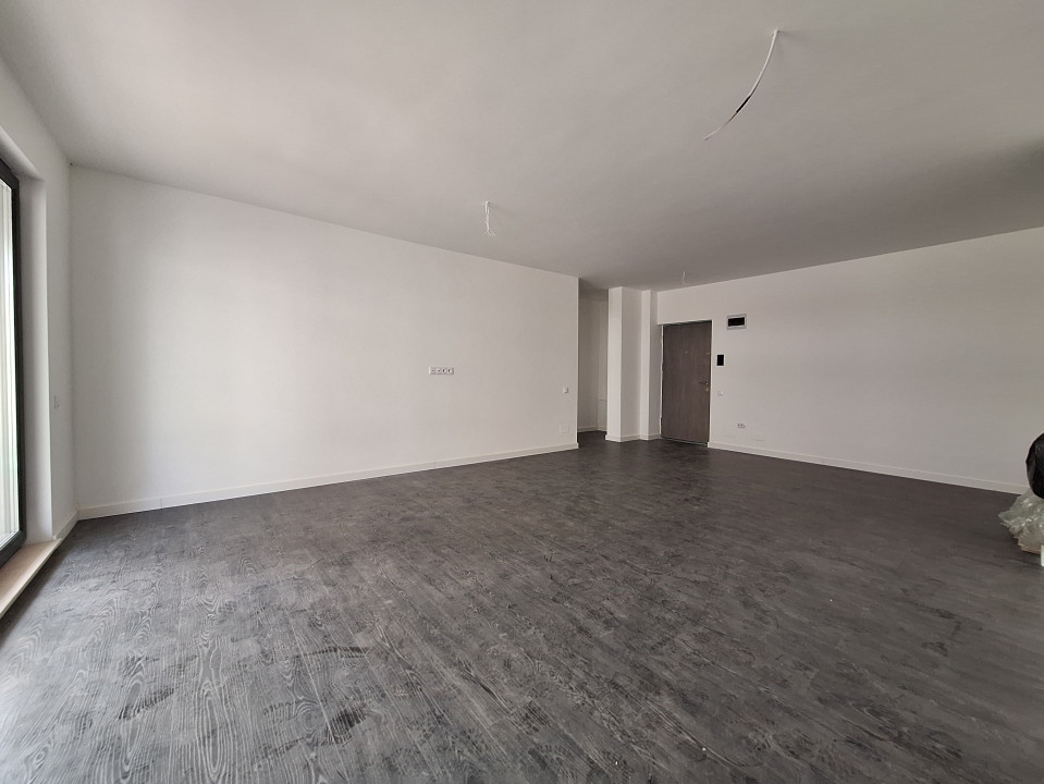 Apartament cu 2 camere, 55 mp, balcon, zona Eroilor