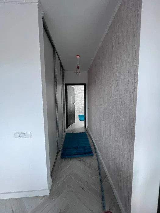 Apartament cu 4 camere, 84 mp, 2 parcari, zona Sub Cetate