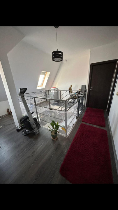 APARTAMENT CU 3 CAMERE SI SCARA INTERIOARA+PARCARE INCLUSA