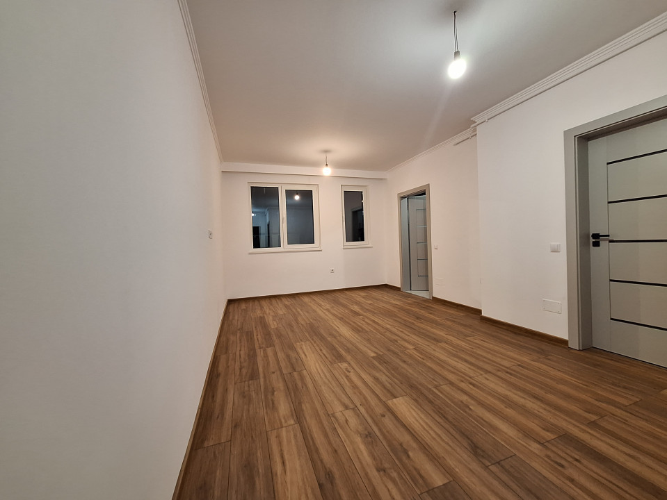 Apartament cu 2 camere, 43 mp, balcon, zona Parcului Poligon