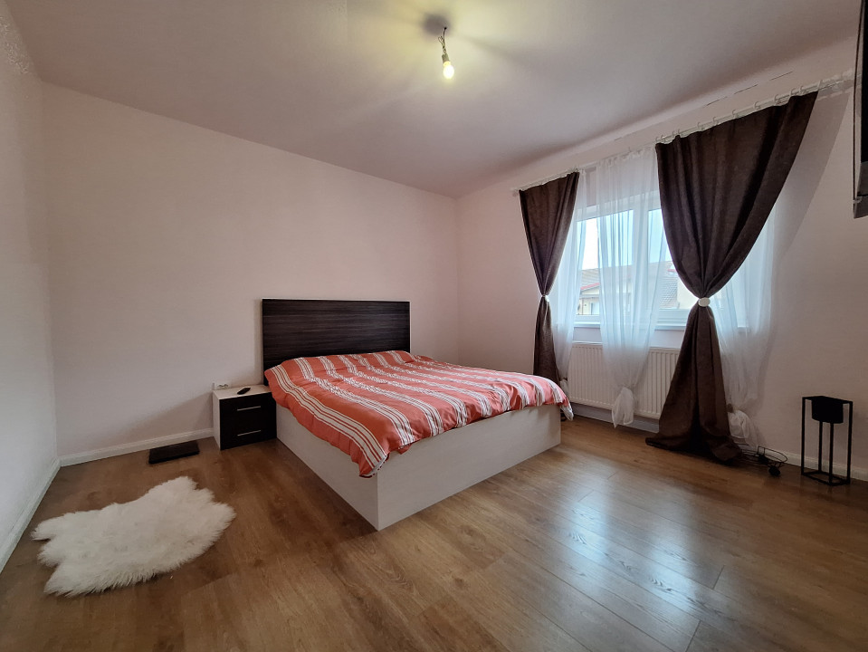 Apartament cu 3 camere, 66 mp, parcare, balcon, zona Terra