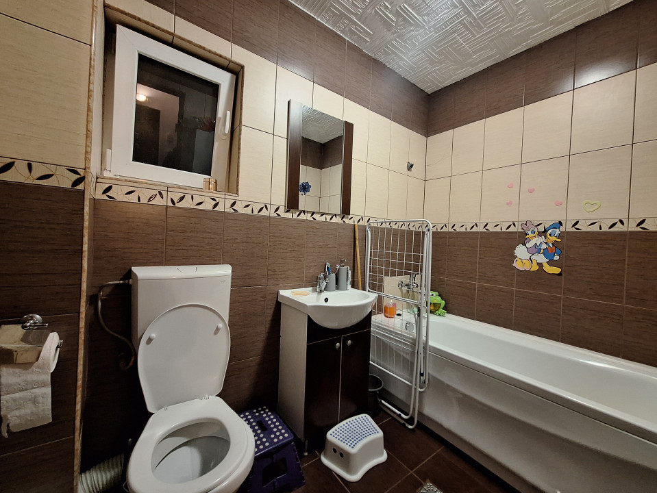 Apartament cu 2 camere, 41,3 mp, parcare, zona Stejarului