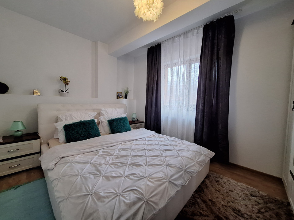 Apartament cu 3 camere, parcare, zona Stejarului