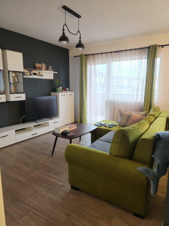 Apartament de 3 camere, finisat mobilat, parcare exterioara, SubCetate