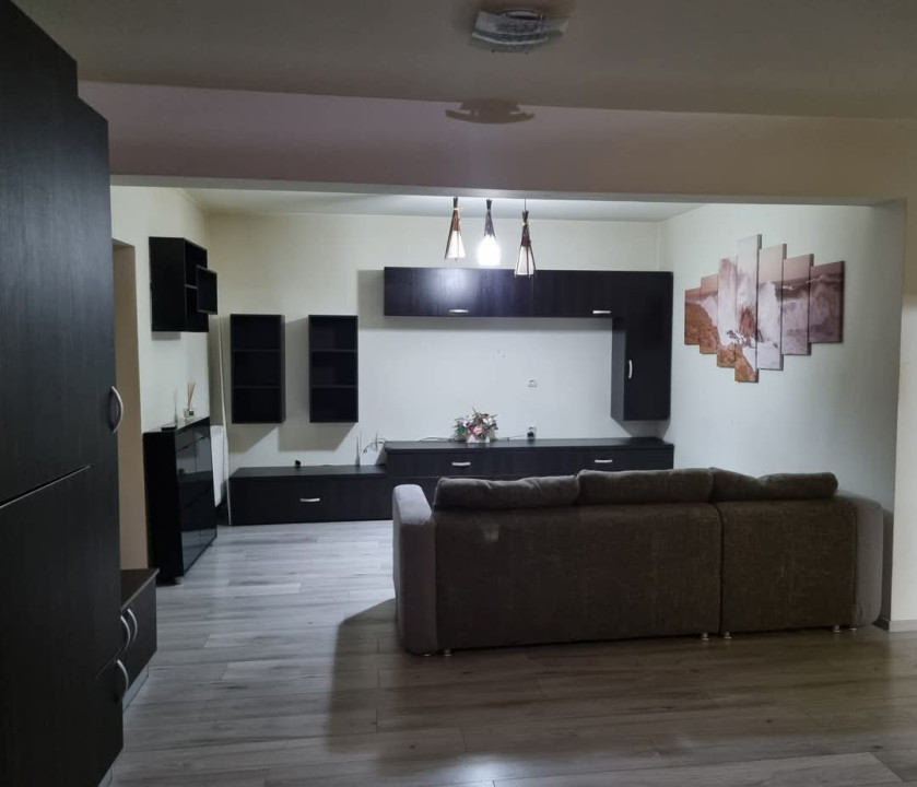 Apartament cu 2 camere, 58 mp, parcare, balcon, zona Florilor