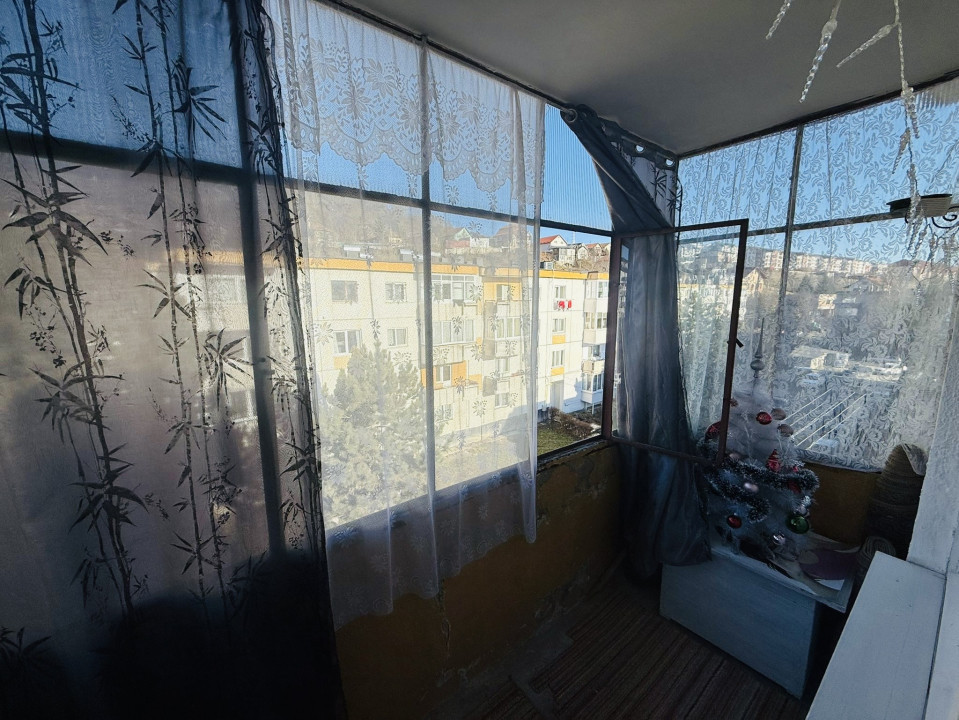 Apartament 3 camere la cheie, 50 mp cu 8 mp balcon, zona Baciu