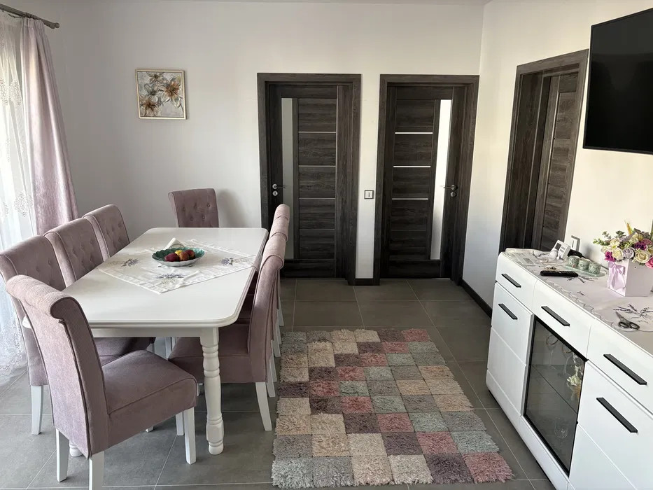 Apartament 3 camere bucatarie cu suprafata de 57 mp  in zona Apahida