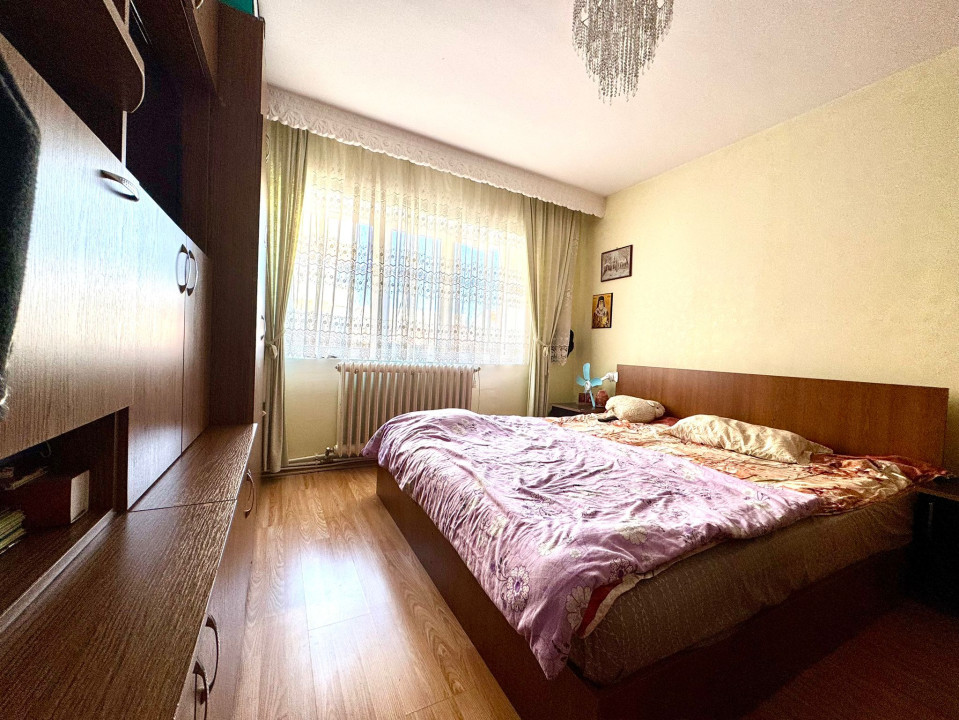 Apartament 2 camere decomandate, 52 mp utili, balcon, zona Iulius Mall