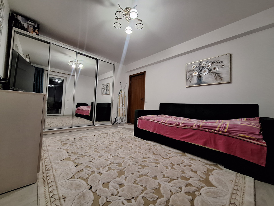 Apartament decomandat, 56 mp, parcare, zona Eroilor