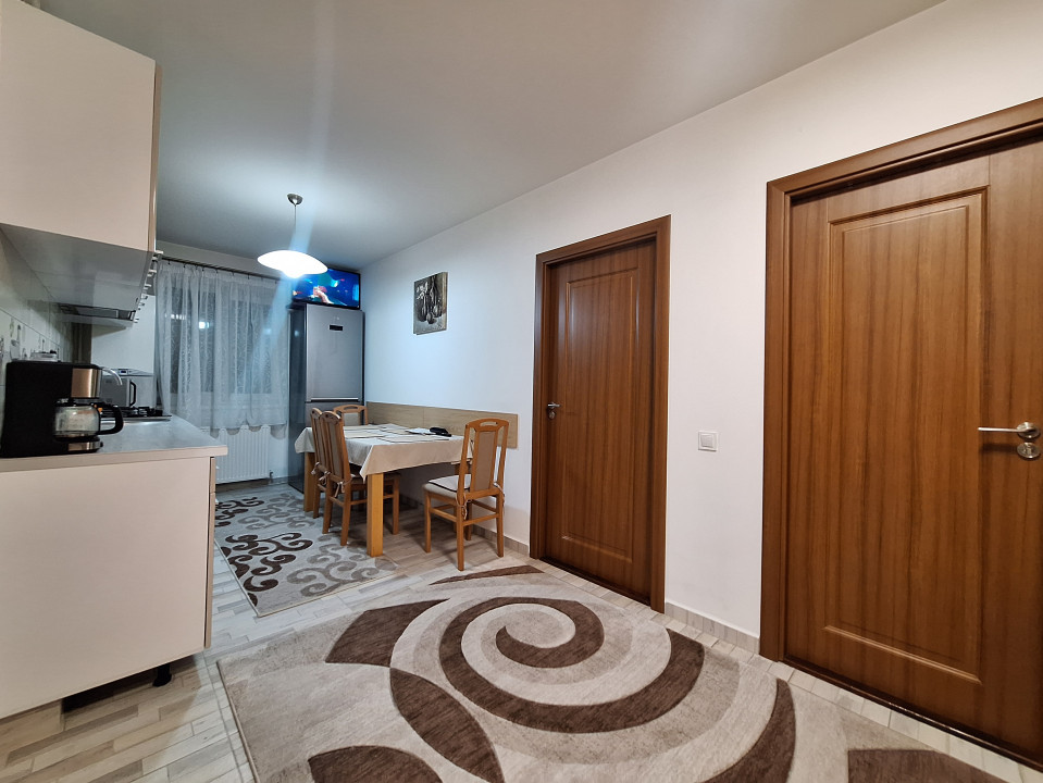 Apartament decomandat, 56 mp, parcare, zona Eroilor