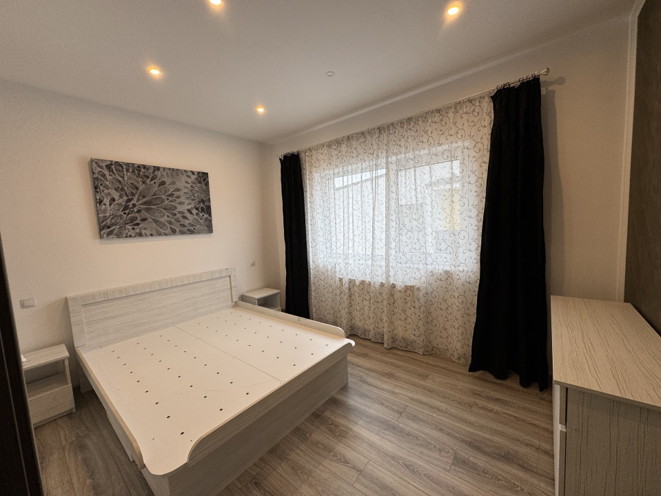 Apartament de 3 camere , 80 mp utili, zona Sesul de sus