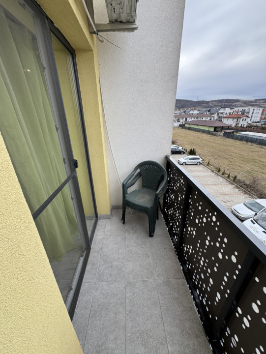 Apartament de 3 camere , 80 mp utili, zona Sesul de sus