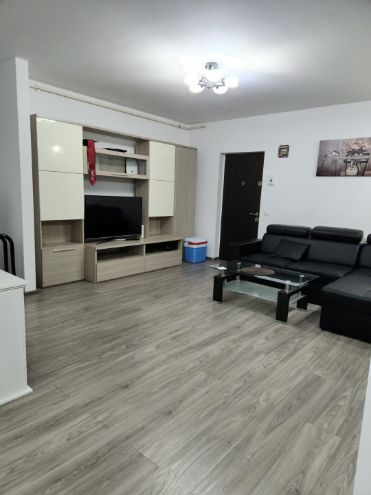 Apartament de 3 camere, finisat mobilat, parcare exterioara, SubCetate