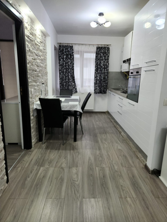 Apartament de 3 camere, finisat mobilat, parcare exterioara, SubCetate