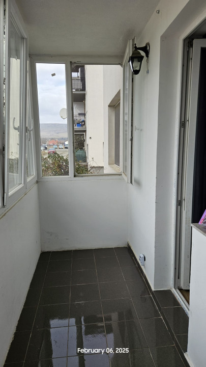 Apartament cu 3 camere, 61 mp, parcare, zona Terra