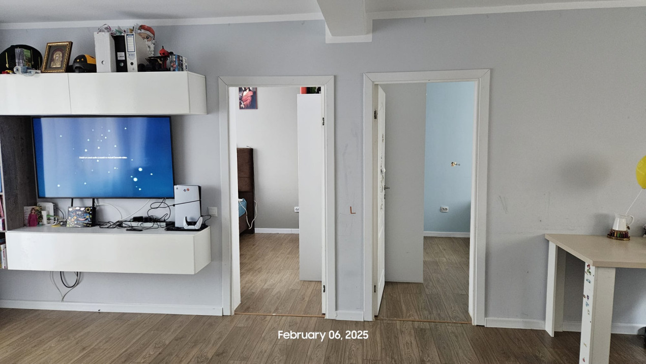 Apartament cu 3 camere, 61 mp, parcare, zona Terra