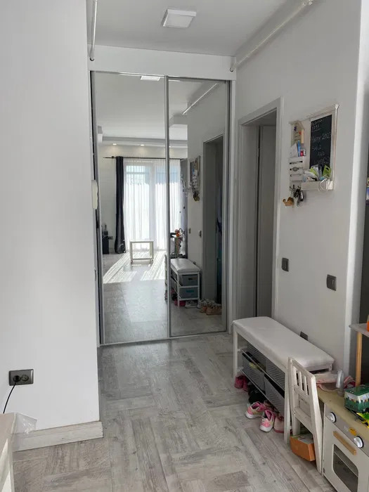 Apartament 2 camere, 42mp + terasa generoasă 51mp, zona Auchan Iris