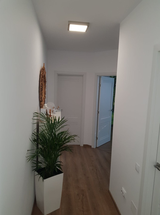 Apartament cu 3 camere, 68 mp, 2 parcari, balcon zona Parcului Poligon