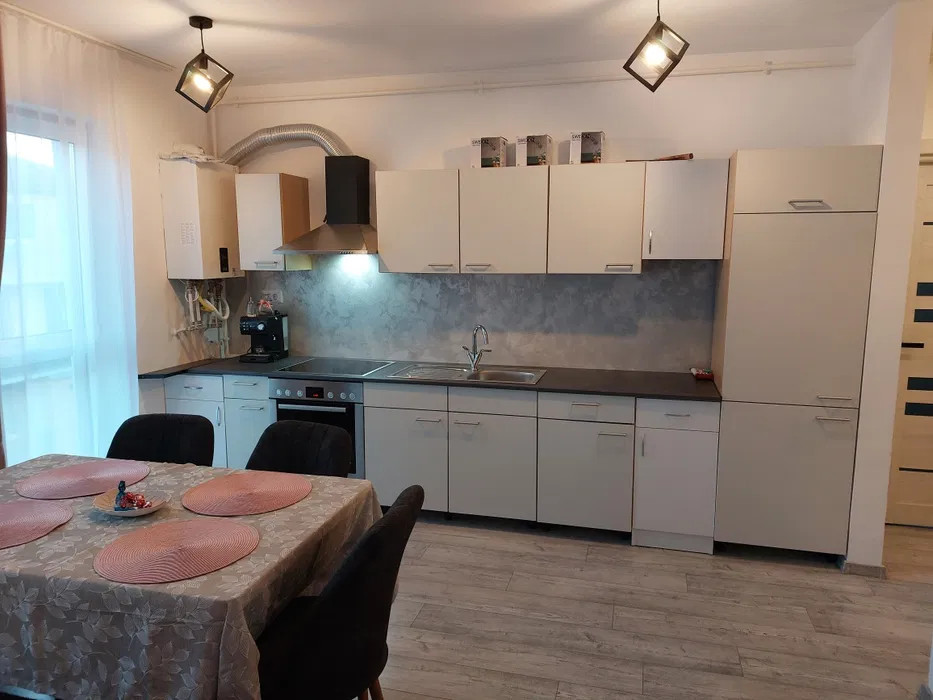 Apartament cu 2 camere, 43 mp, parcare, zona Porii