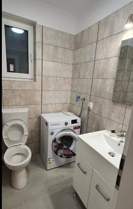 Apartament cu 3 camere, 65 mp, parcare, zona Teilor