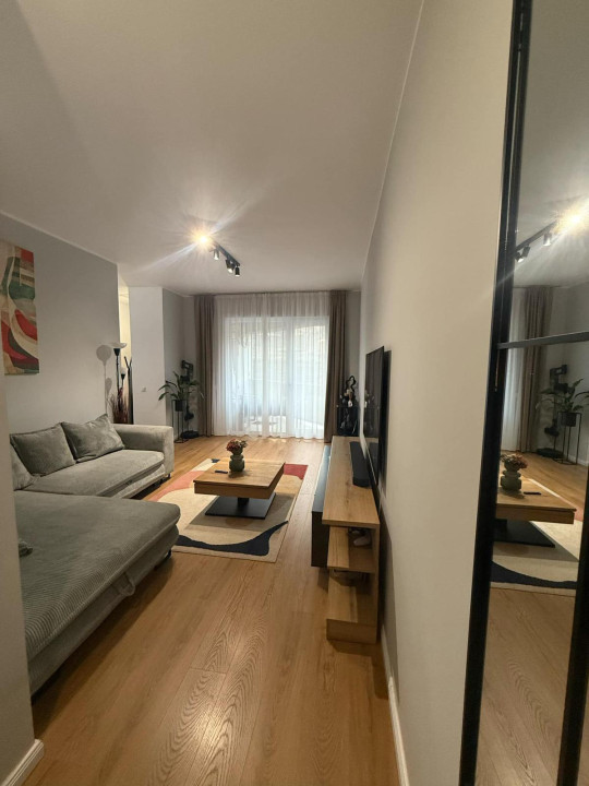 Apartament cu 2 camere, 56 mp, parcare, balcon, zona Razoare