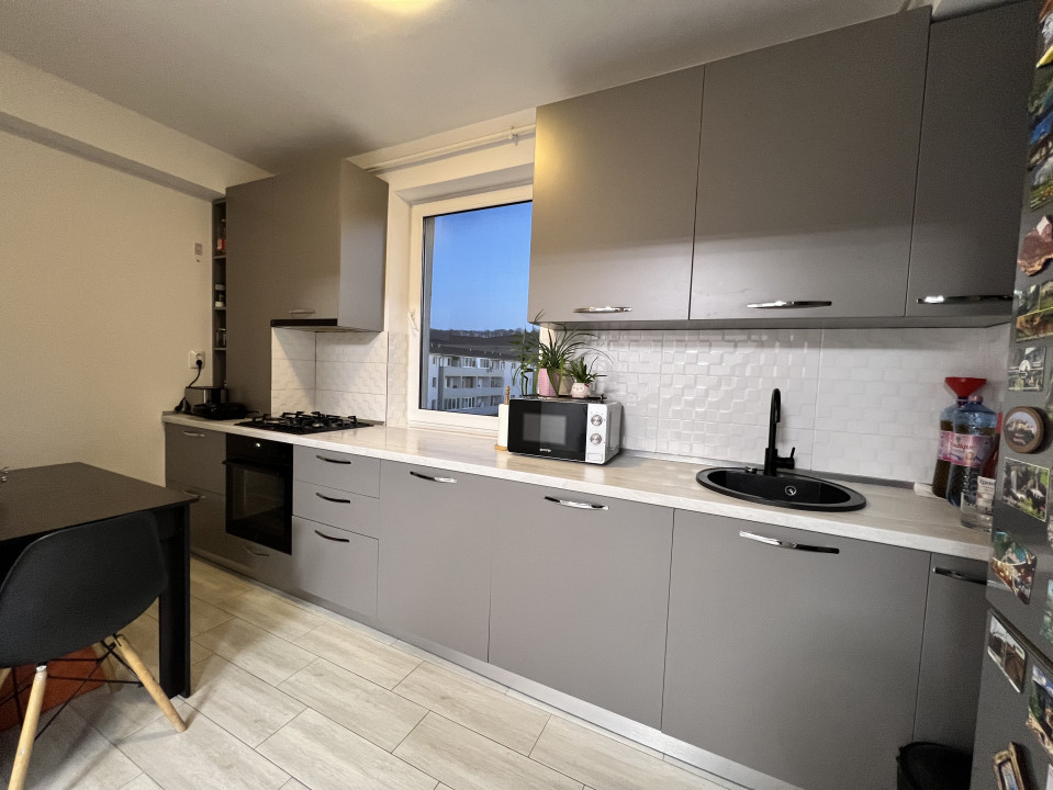 Apartament de 3 camere, 61 mp, parcare, zona Spartan Eroilor