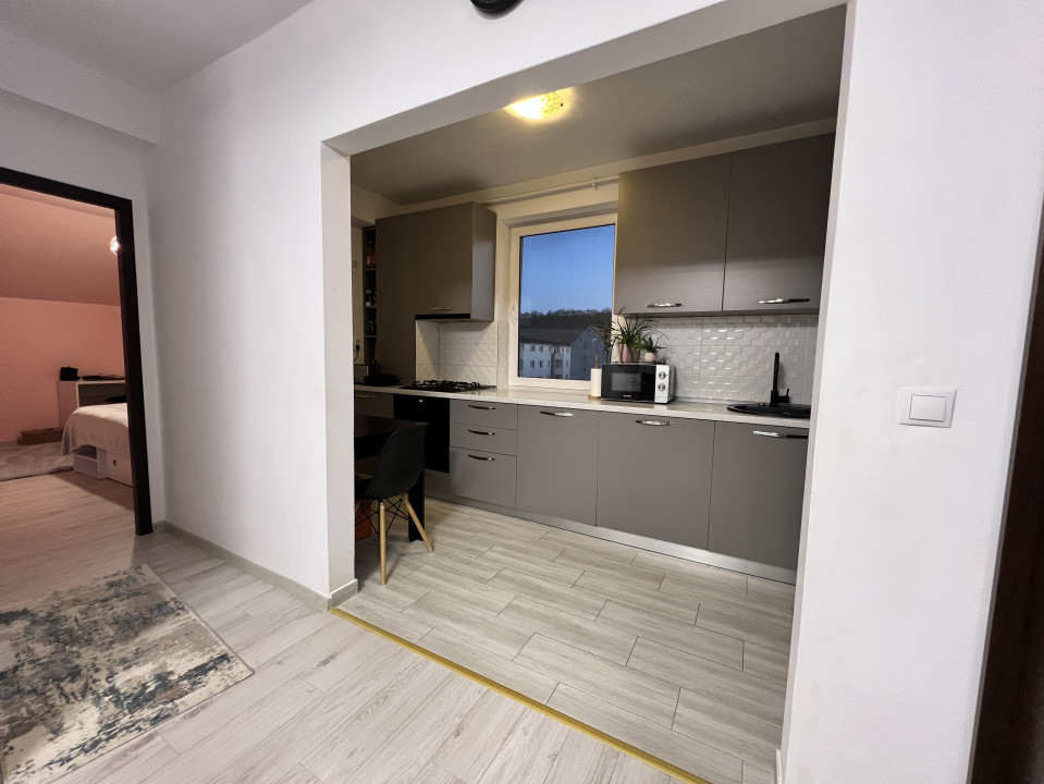 Apartament de 3 camere, 61 mp, parcare, zona Spartan Eroilor